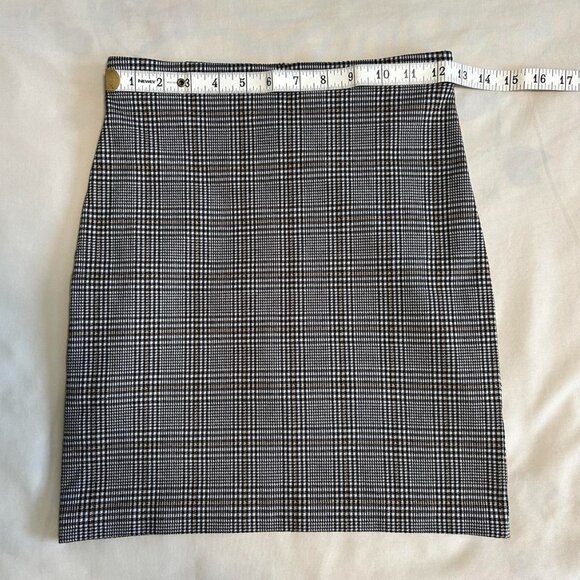 Dynamite Plaid Bodycon Short Skirt | XS - Picture 7 of 8